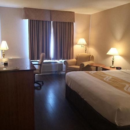 Quality Inn & Suites Hawkesbury Dış mekan fotoğraf