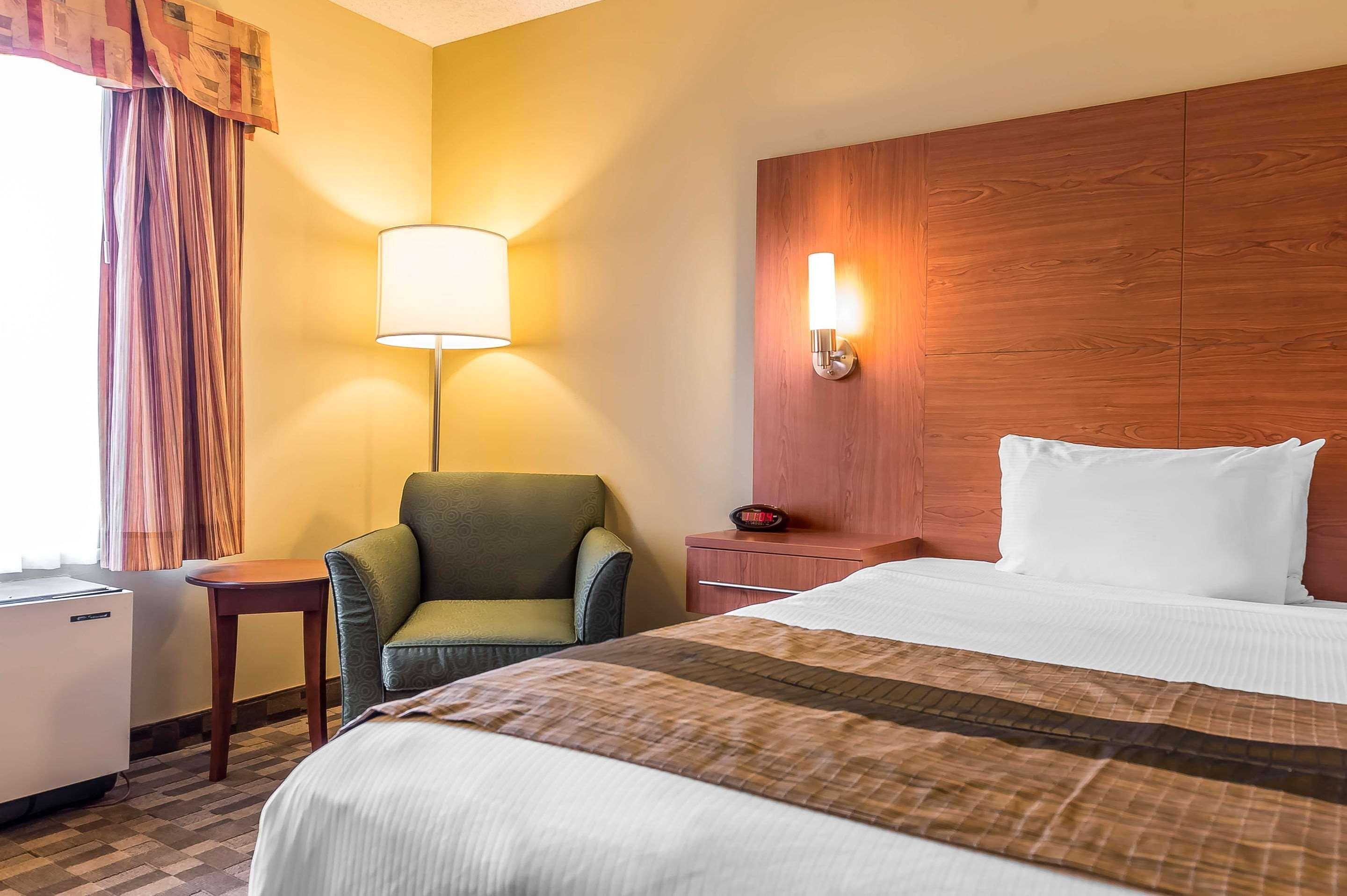 Quality Inn & Suites Hawkesbury Dış mekan fotoğraf