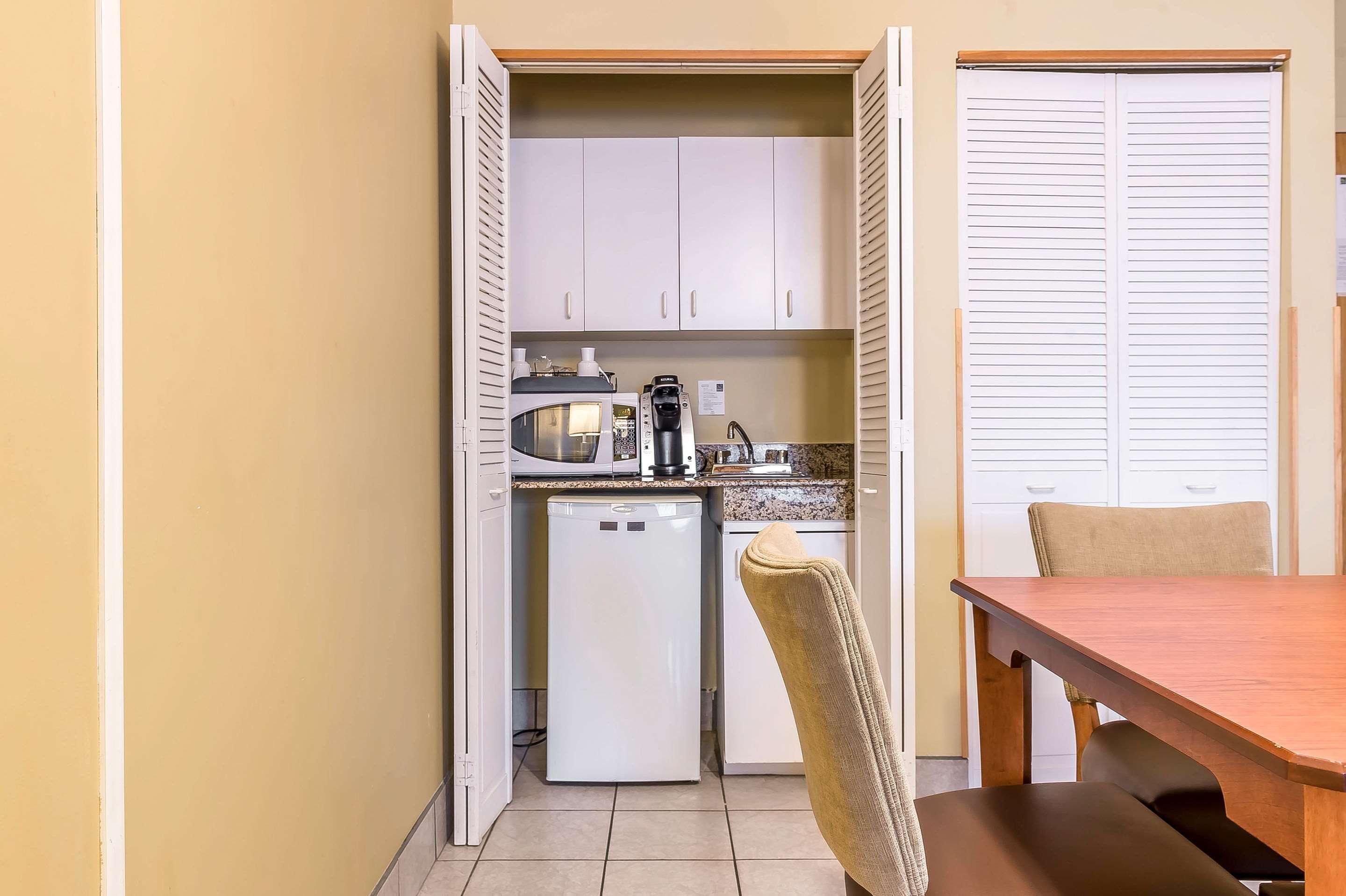 Quality Inn & Suites Hawkesbury Dış mekan fotoğraf