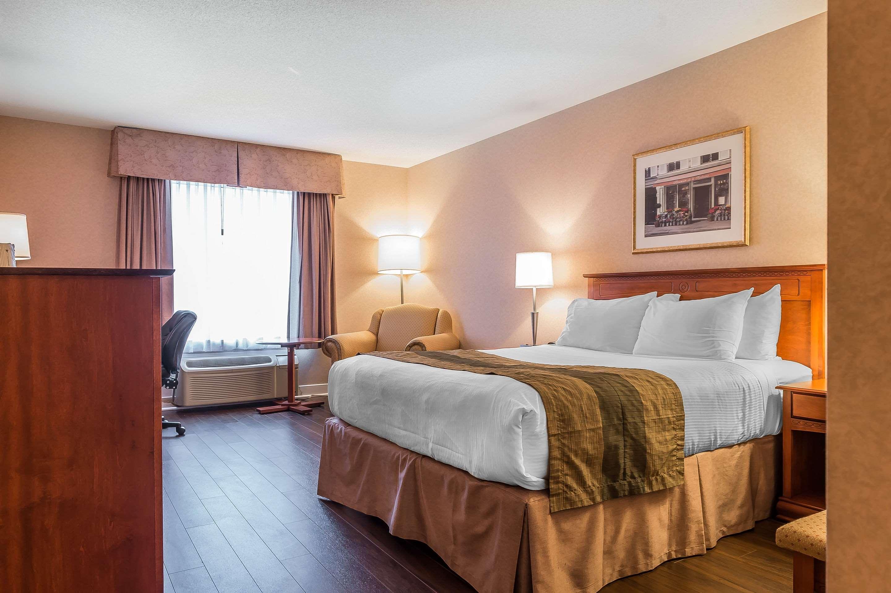 Quality Inn & Suites Hawkesbury Dış mekan fotoğraf