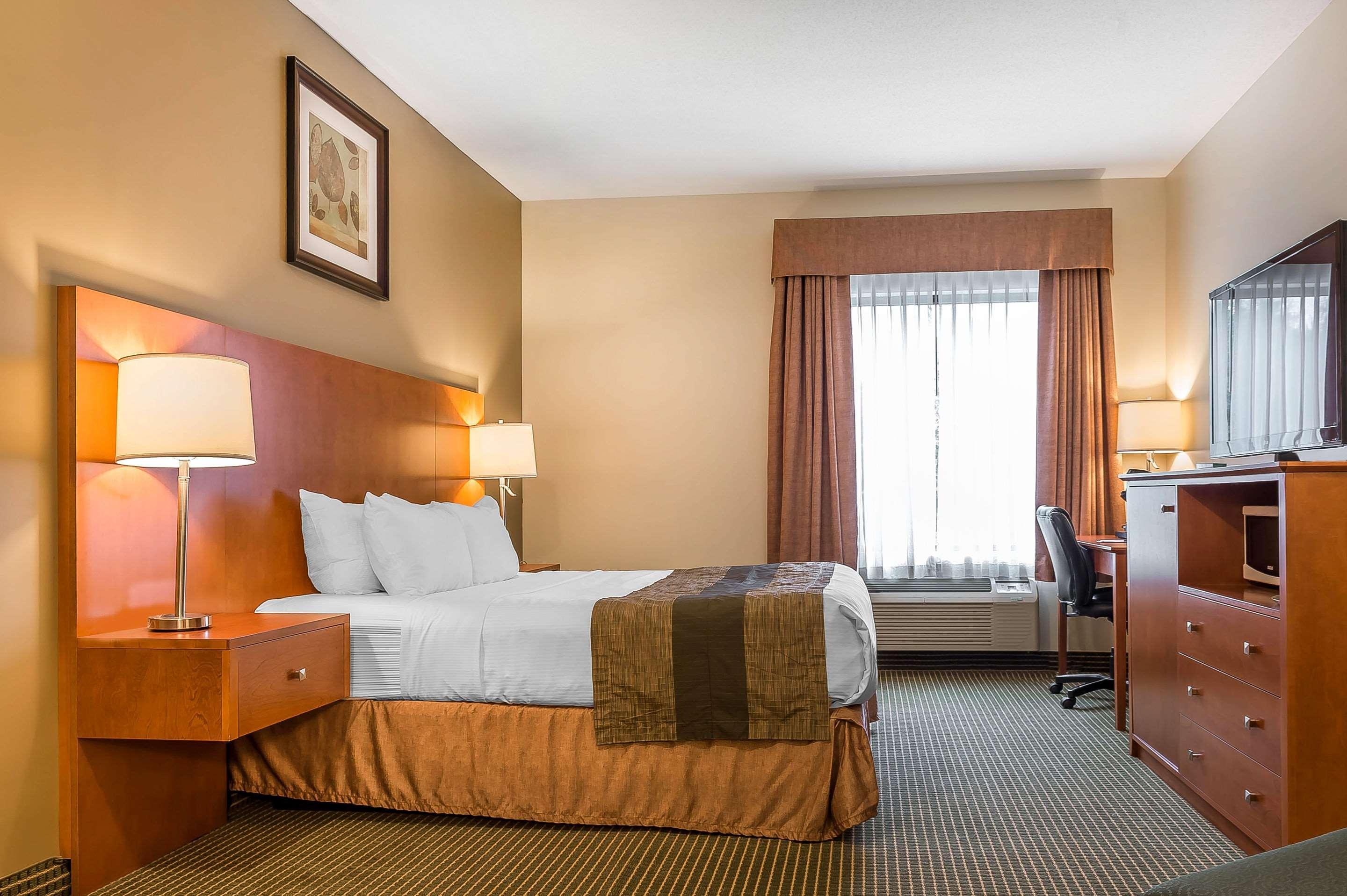 Quality Inn & Suites Hawkesbury Dış mekan fotoğraf