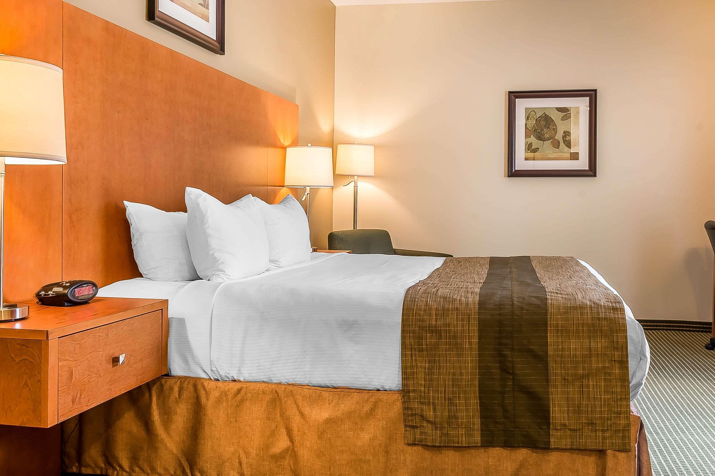 Quality Inn & Suites Hawkesbury Dış mekan fotoğraf