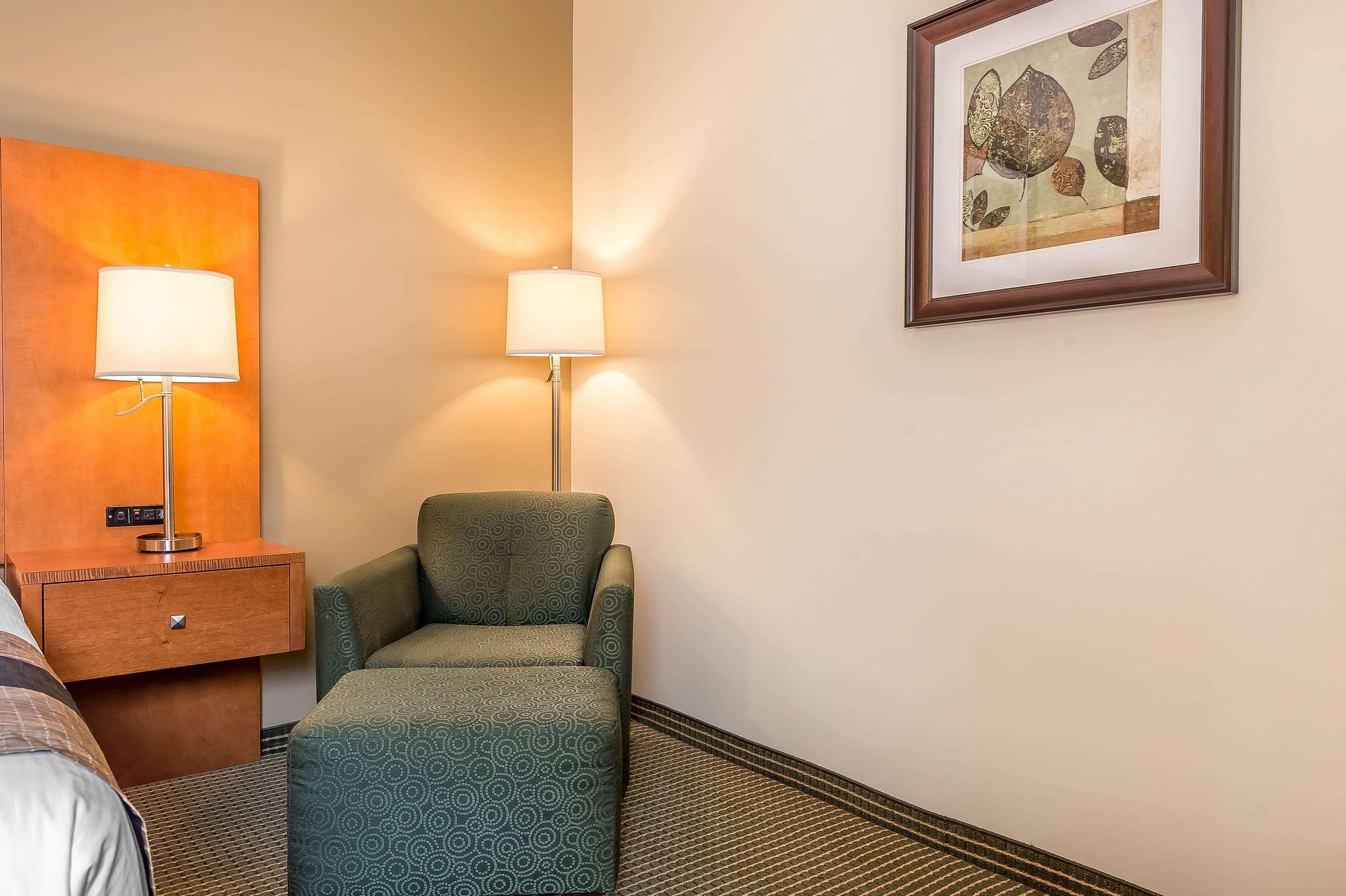 Quality Inn & Suites Hawkesbury Dış mekan fotoğraf