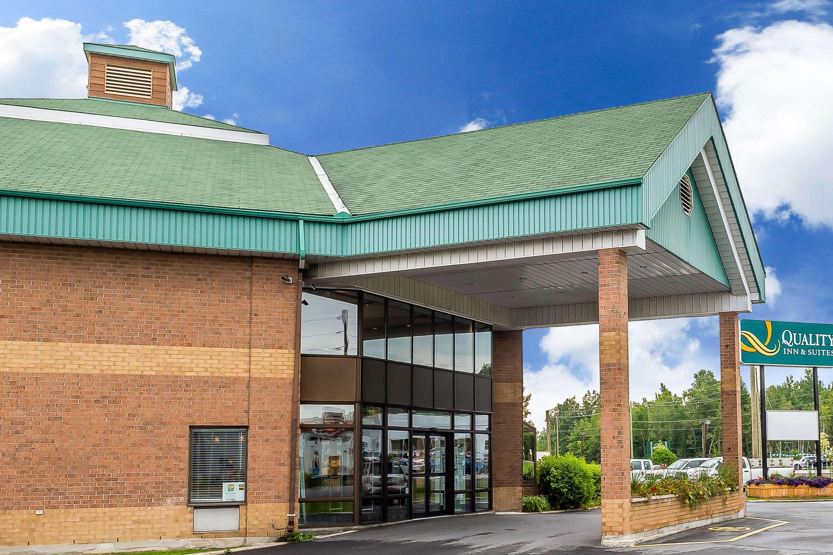 Quality Inn & Suites Hawkesbury Dış mekan fotoğraf