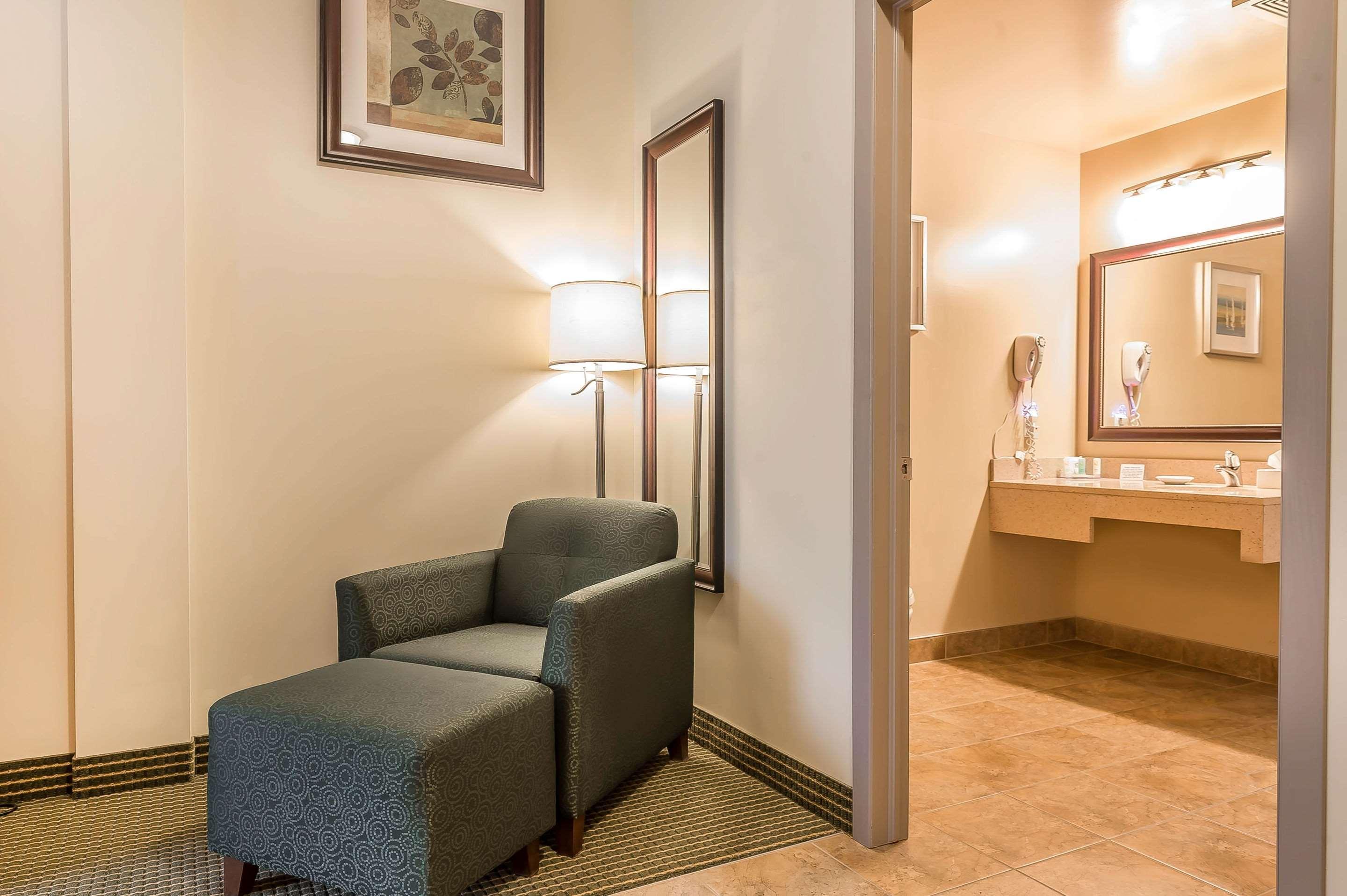 Quality Inn & Suites Hawkesbury Dış mekan fotoğraf