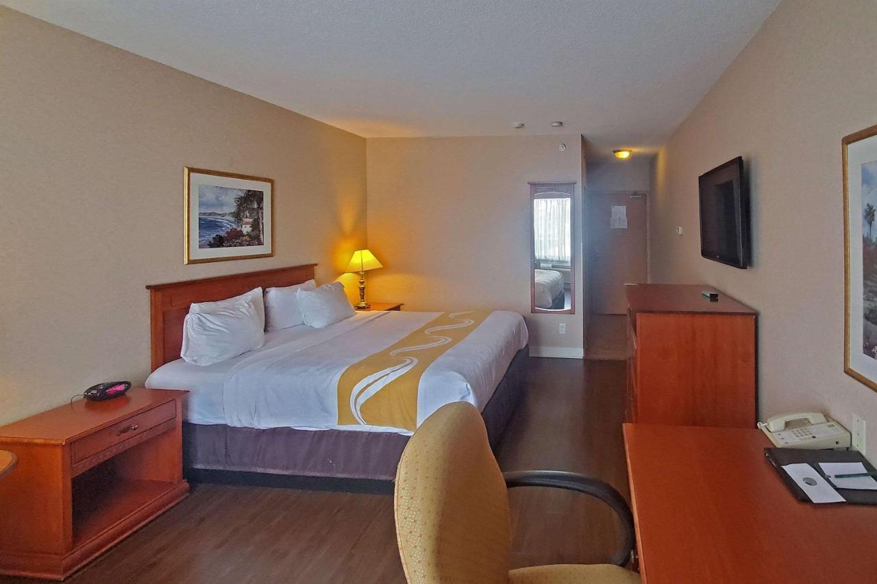 Quality Inn & Suites Hawkesbury Dış mekan fotoğraf