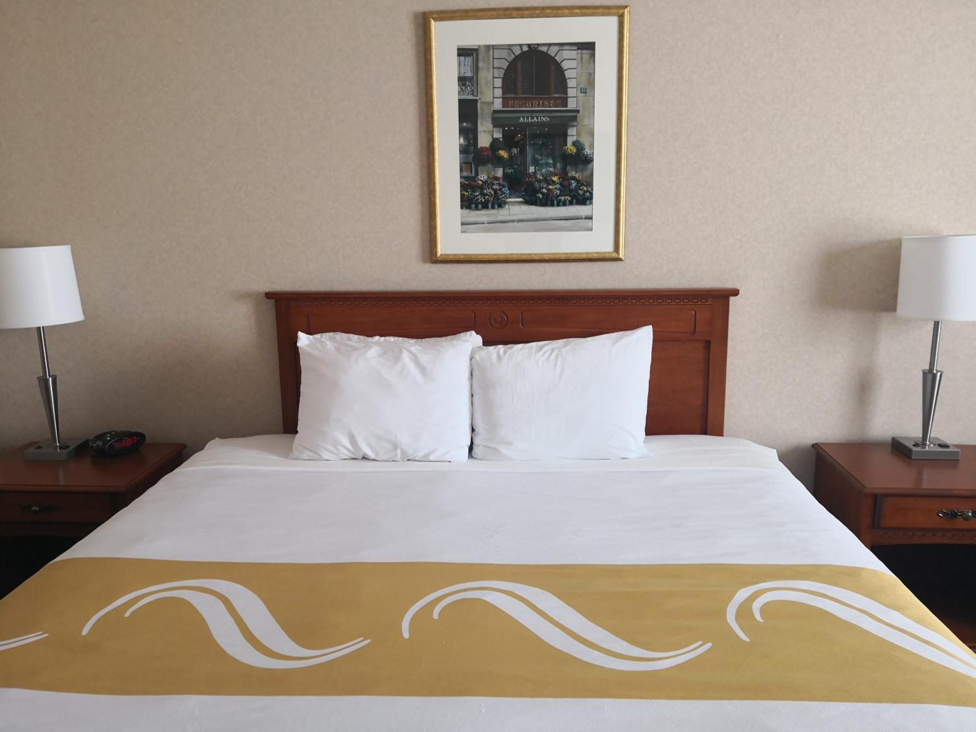 Quality Inn & Suites Hawkesbury Dış mekan fotoğraf