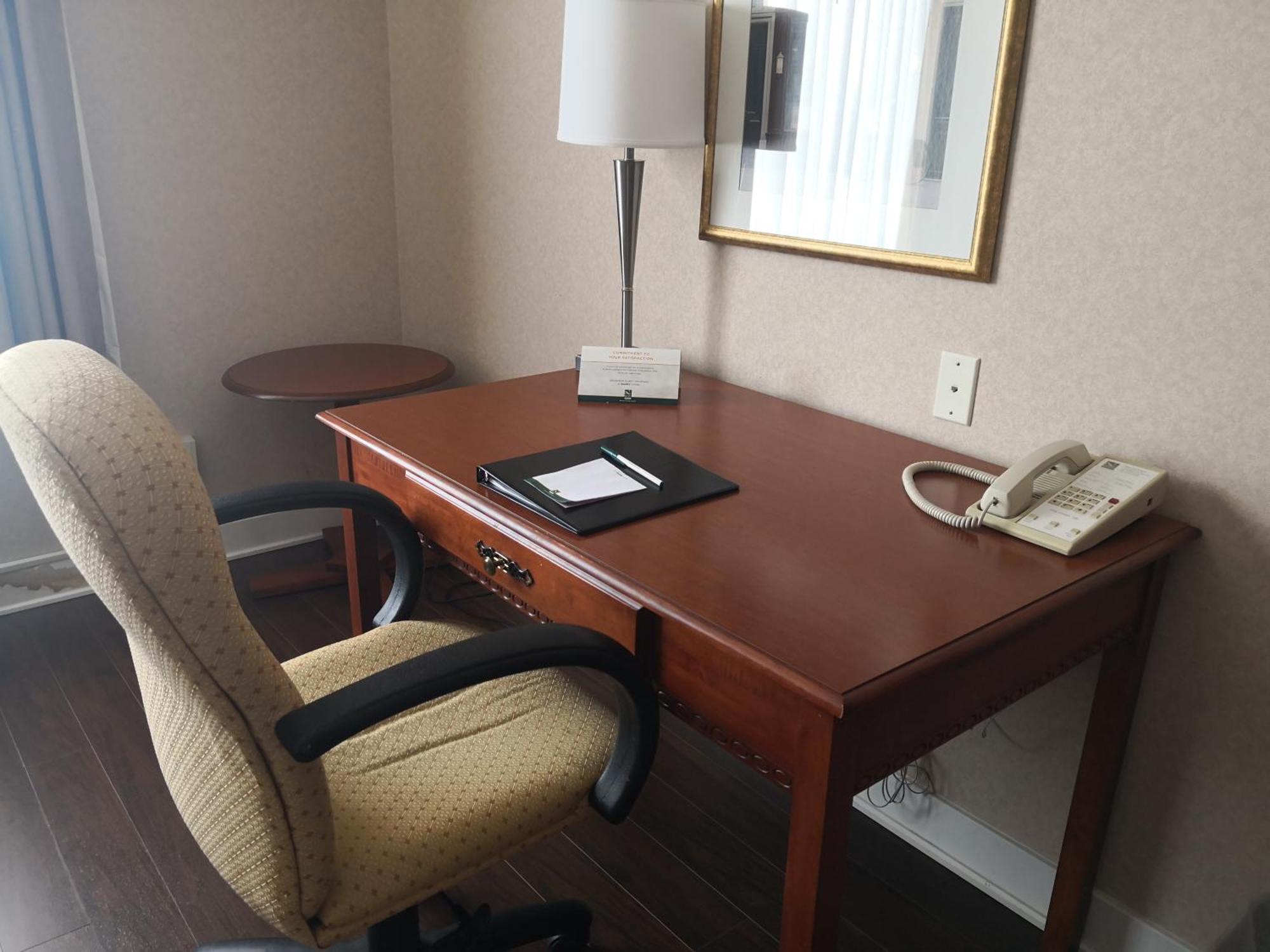 Quality Inn & Suites Hawkesbury Dış mekan fotoğraf