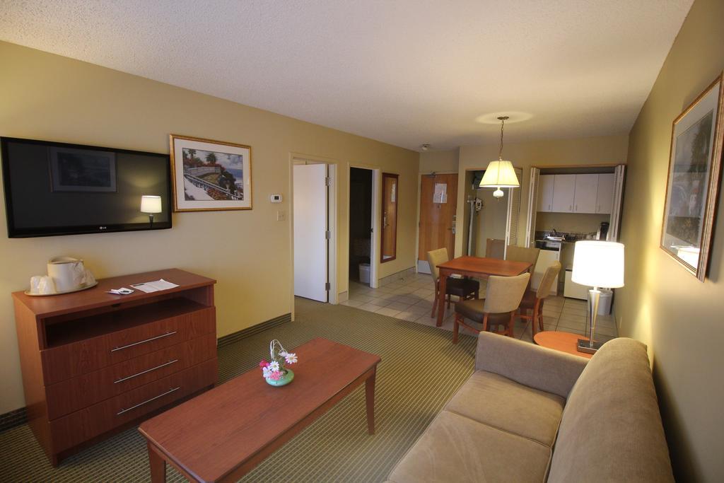 Quality Inn & Suites Hawkesbury Dış mekan fotoğraf